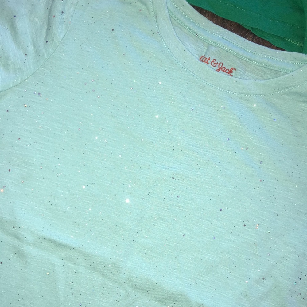 Graphic tees - Picture 7 of 11